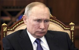 
					Vladimir Putin od sada radi preko video veze 
					
									