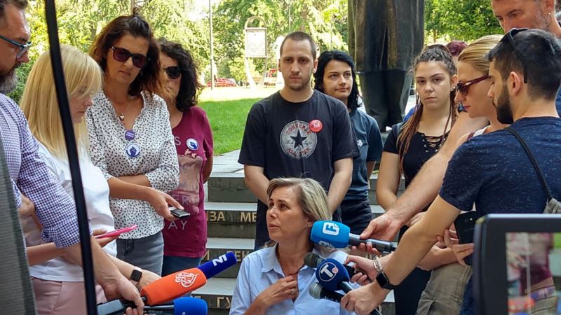 Vlasnica Kanala 9 štrajkuje glađu ispred Predsedništva Srbije