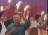 Vlasnik Alibabe u klubu u Beogradu peva partizansku pesmu: Pogledajte kako uživa Džek Ma VIDEO