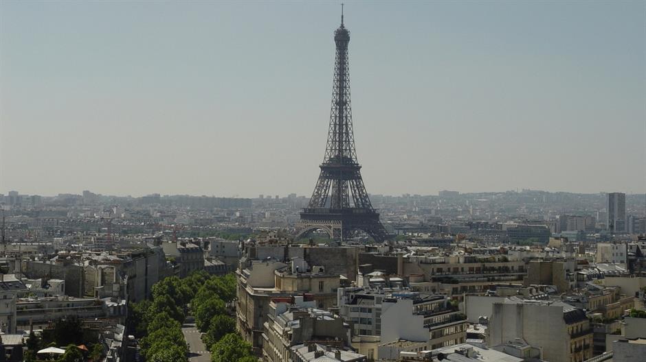 Vlasnik restorana u Parizu odbio da usluži muslimanke