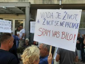 Vlasotinčani u sredu ispred Opštine protestuju protiv gradnje mini-hidroelektrane