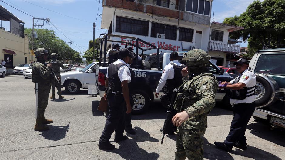 Vlasti Meksika razoružale celokupnu policiju Akapulka