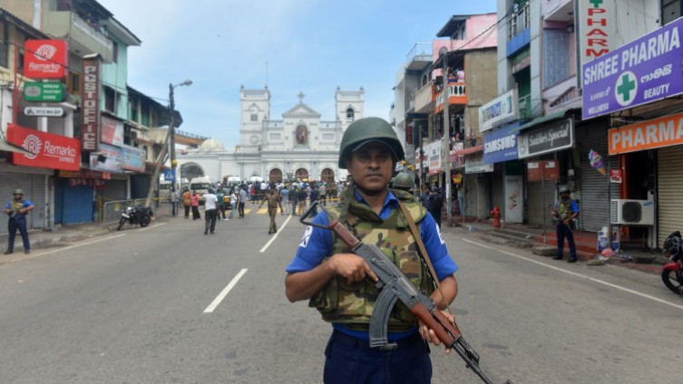 Vlasti Šri Lanke nakon napada na džamije u cijeloj zemlji uvele policijski sat