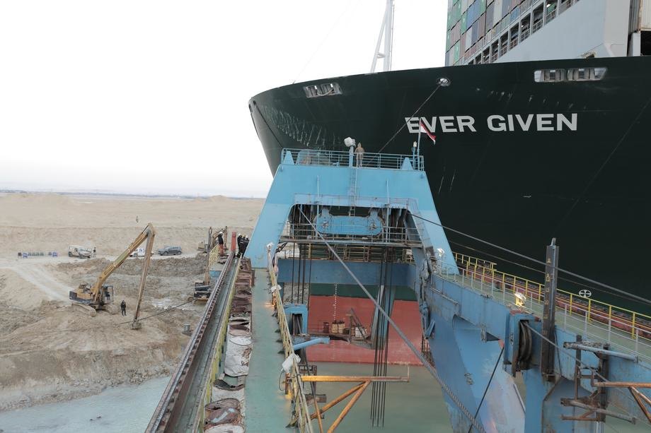 Vlasti Sueckog kanala traže od vlasnika broda 916 miliona dolara