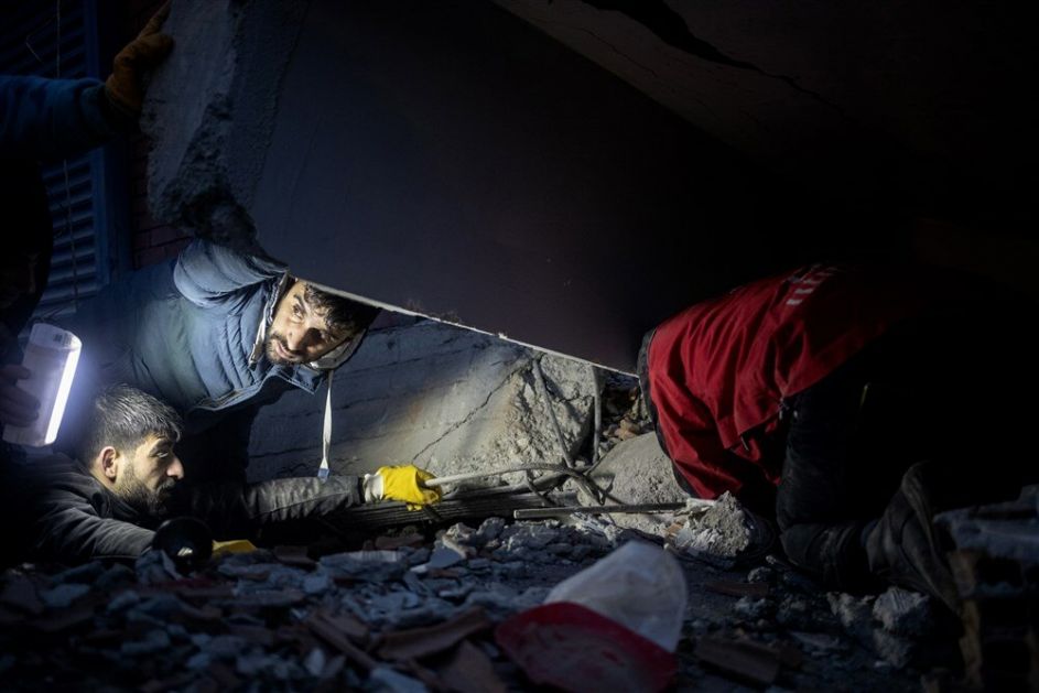 Vlasti u Siriji: Najmanje 326 poginulih u zemljotresu, više od 1.000 povređenih