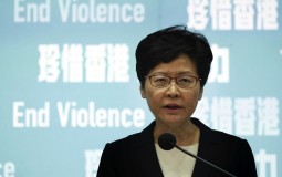 
					Vođa Hongkonga zabranila nošenje maski 
					
									