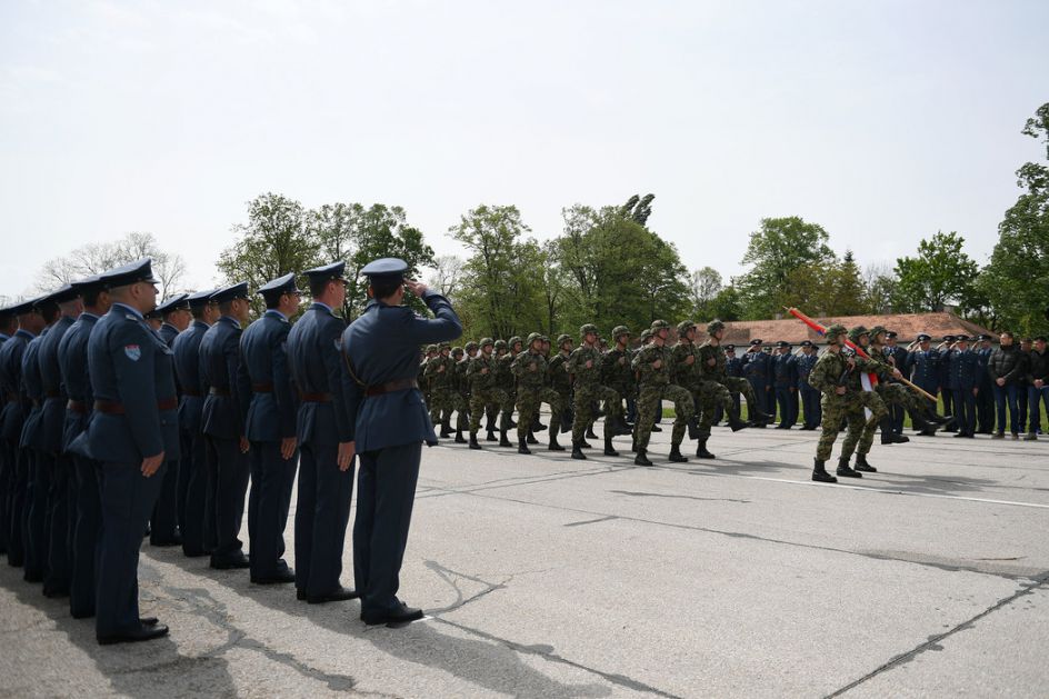 Vojna svečanost povodom Dana vojske na aerodromu u Batajnici