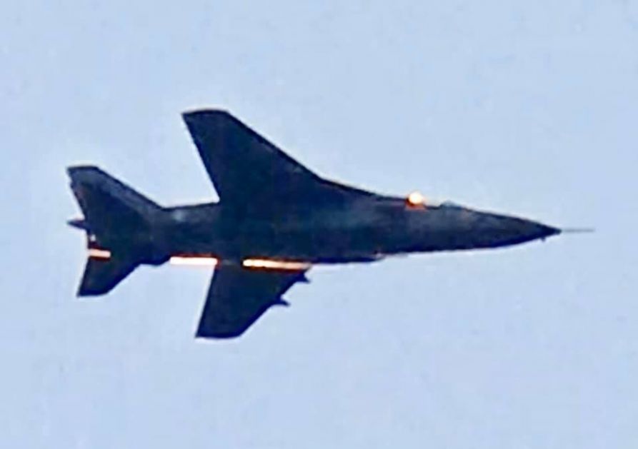 Vojni avioni brišućim letom iznad Novog Pazar uznemiravaju građane