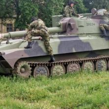 Vojska Srbije: Haubice, minobacači, maljutke... (VIDEO)