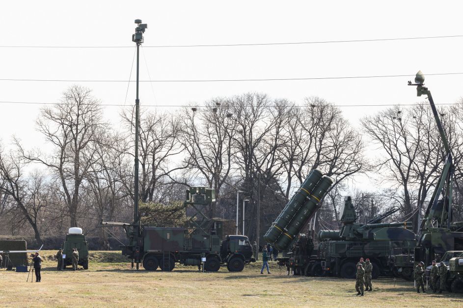 Vojska Srbije prvi put prikazala Repelent, državni vrh misli da Hrvatskoj neće biti prodate rakete Meteor, najavljena serijska proizvodnja FPV dronova
