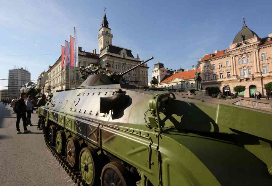 Vojska predstavila deo naoružanja na Trgu slobode