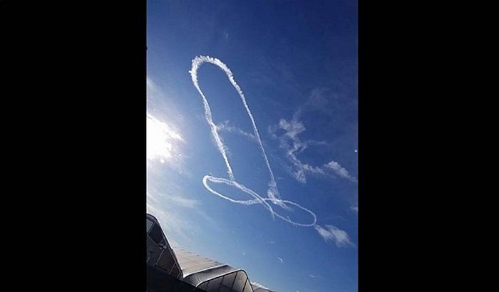 Vojska se izvinila jer je pilot nacrtao penis na nebu