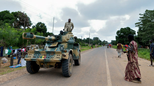  Vojske na granicama Gambije, poslednje upozorenje Jahji Džameu