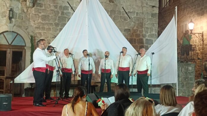 Vokalni sastav „Constantine“ iz Niša treći u Perastu