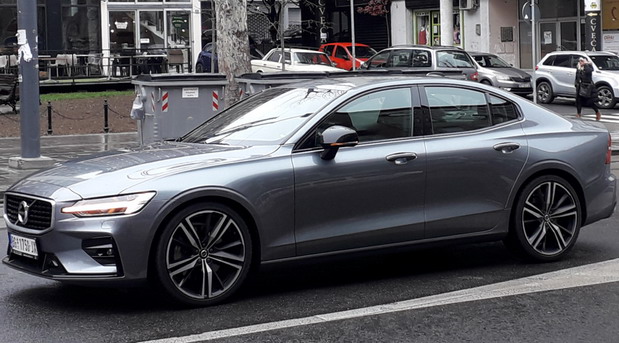 Volvo S60 T5 R – Impozantna moć i sigurnost lepog Švedjanina