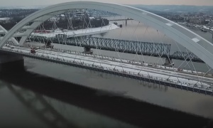 Voz za testiranje prošao Žeželjev most u Novom Sadu