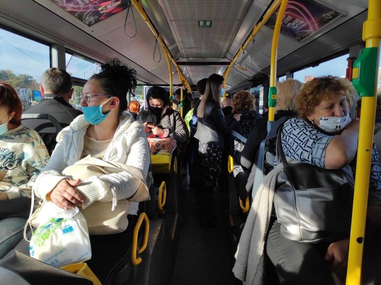 Vozač i putnici odlučuju da li će u niškim autobusima biti 50% ljudi manje 