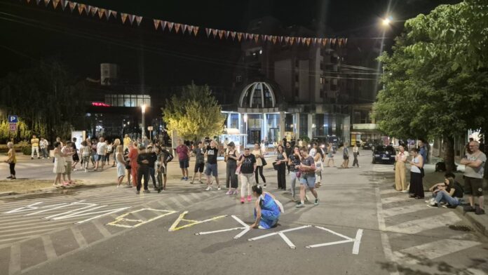 Vranjanci blokirali raskrsnicu kod glavne Pošte i zakazali novi protest za večeras