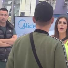 Vređala mu MATER: Đedović zakuvao pa sa osmehom uživao u prozvkama - Ovaj dobio epitet GMIZAVCA