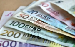 
					Vrednost evra sutra 123,94 dinara 
					
									