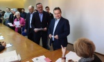 Vrh SPS potpisima podržao Vučića
