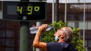 „Vrućina ubija 3.000 ljudi godišnje i biće sve gore. Crveni alarm u 17 gradova u Italiji“: Toplotni talas širom Evrope, temperature i do 44