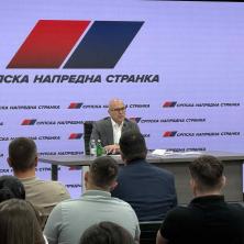 Vučević odgovorio do kada će ispred Skupštine stajati beli šatori