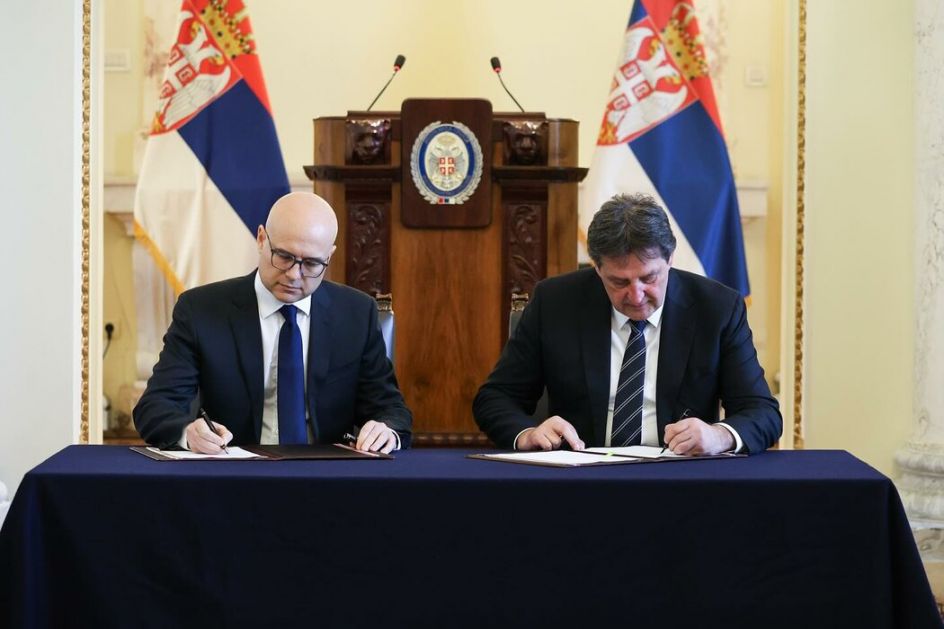 Vučević predao dužnost ministra odbrane Bratislavu Gašiću (VIDEO)