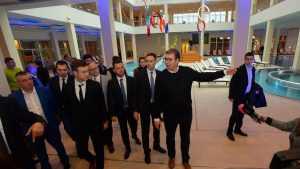 Vučić: Članovi SNS da ne napadaju lake mete poput Dačića