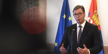 Vučić: Čeka nas težak period, veće plate i penzije, zabrana skupova u Hrtkovcima