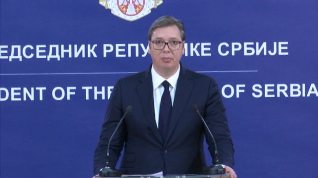 Vučić: Pozivam građane na jedinstvo i molim da se ne okupljaju do kraja maja