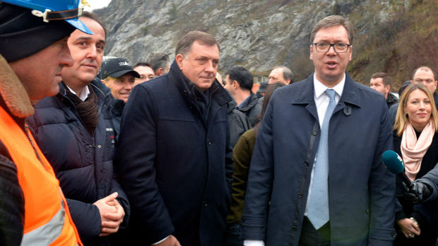 Vučić: Svi će biti kažnjeni za huligansko ponašanje 