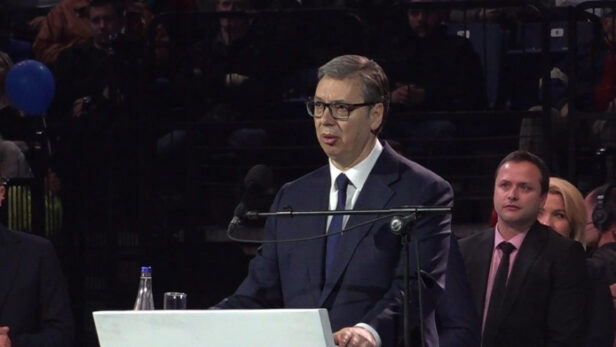 Vučić: Neću dozvoliti da  nas okrenu protiv Bošnjaka