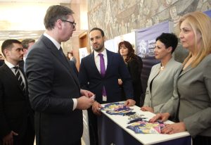 Vučić: Penzionerske kartice od 1. oktobra