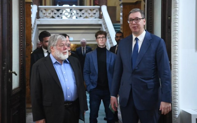Vučić: Sa velikim ponosom pokazujem Voznijaku Beograd na vodi FOTO