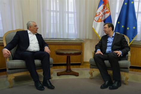 Vučić: Srbija će pomoći institucije srpskog naroda u Crnoj Gori