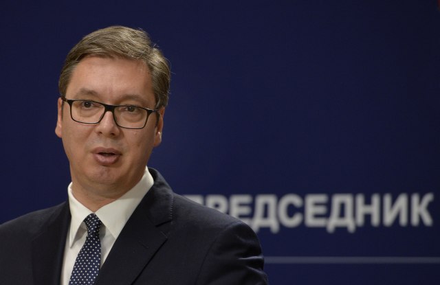 Vučić: Ulažemo 50 mil EUR više u fabrike na KiM