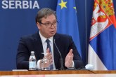 Vučić: Važno je da su šerpe sve punije hranom, a plate sve veće