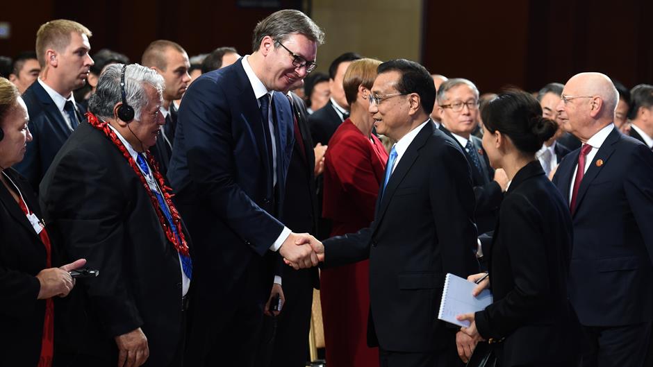 Vucic at economic forum, meets Chinas PM