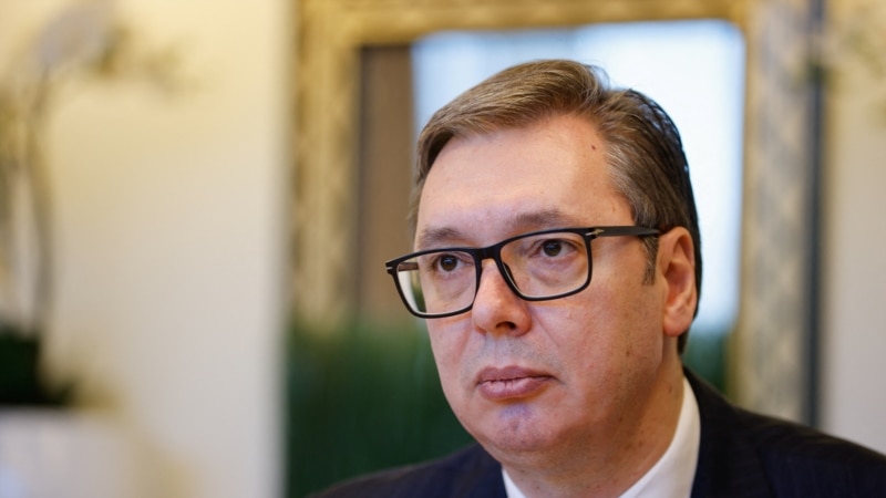 Vučić bez komentara na ostavku ministra prosvete 
