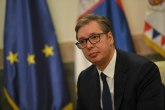 Vučić: Prvi put u istoriji, Srbija je evropski prvak u šahu; Sportisti mu poklonili medaljon VIDEO