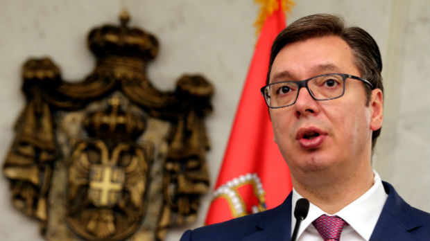 Vučić čestitao Đukanoviću
