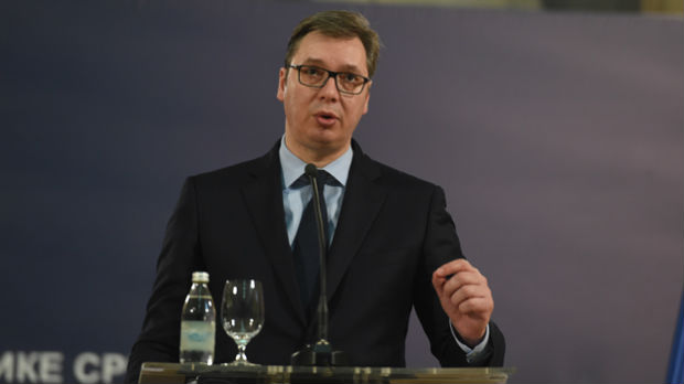 Vučić čestitao Merkelovoj četvrti kancelarski mandat