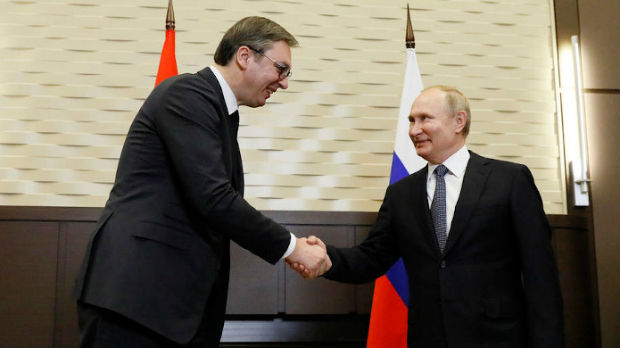 Vučić čestitao Putinu Božić