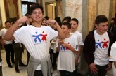 Vučić, deca i poneki selfi FOTO