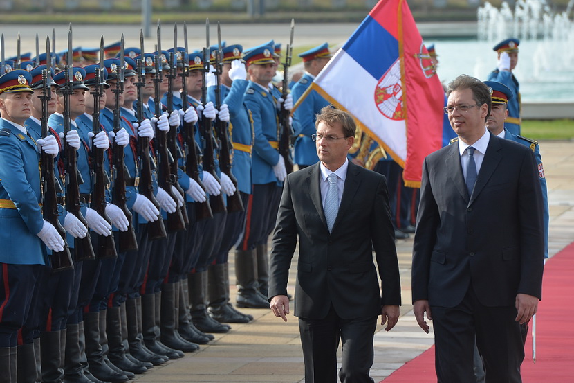 Vučić dočekao Cerara: Crveni tepih i počasna garda za premijera Slovenije (FOTO)
