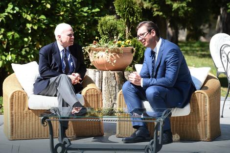 Vučić i Mekejn se sastali u Vili Mir: Srbija ostaje vojno neutralna, podrška SAD evrointegracijama