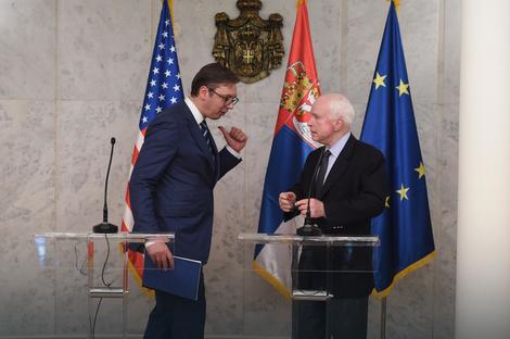 Vučić i Mekejn u Vili Mir: Srbija ostaje vojno neutralna, podrška SAD evrointegracijama