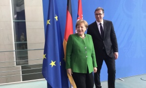 Vučić i Merkelova se obratili javnosti pred sastanak u četiri oka