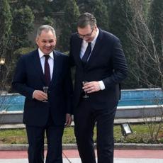Vučić i Šojgu nisu slučajno pili DUNJEVAČU: Evo zašto je baš to piće posluženo ruskom ministru odbrane! (FOTO)